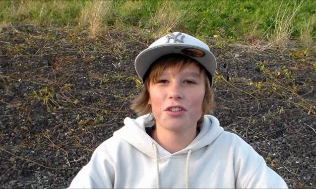 Dood aas op snoekbaars met een MEGA GRONDEL voor Hugo van Gelder