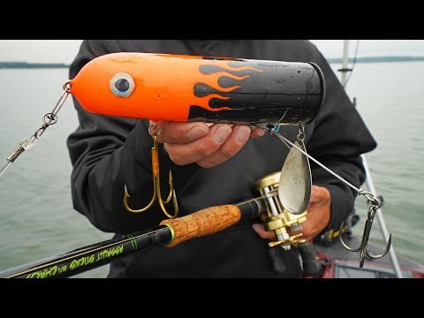Op musky met gigantische oppervlaktepluggen