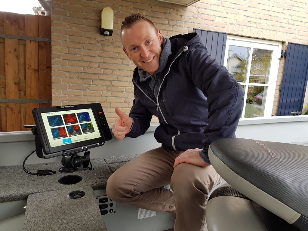 Plug & play met de Element van Raymarine  – Thijs van der Sanden
