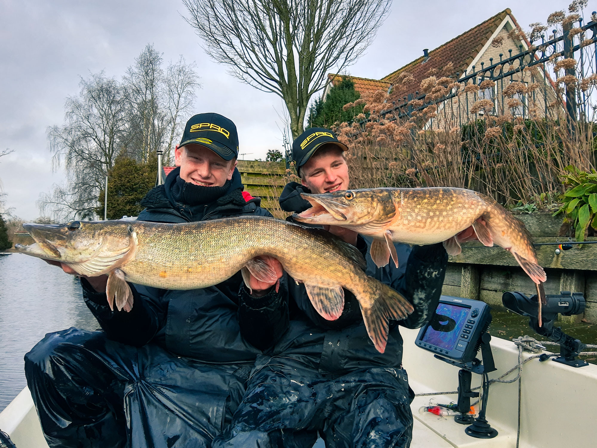 VIDEO: Triple hook up GROTE snoek