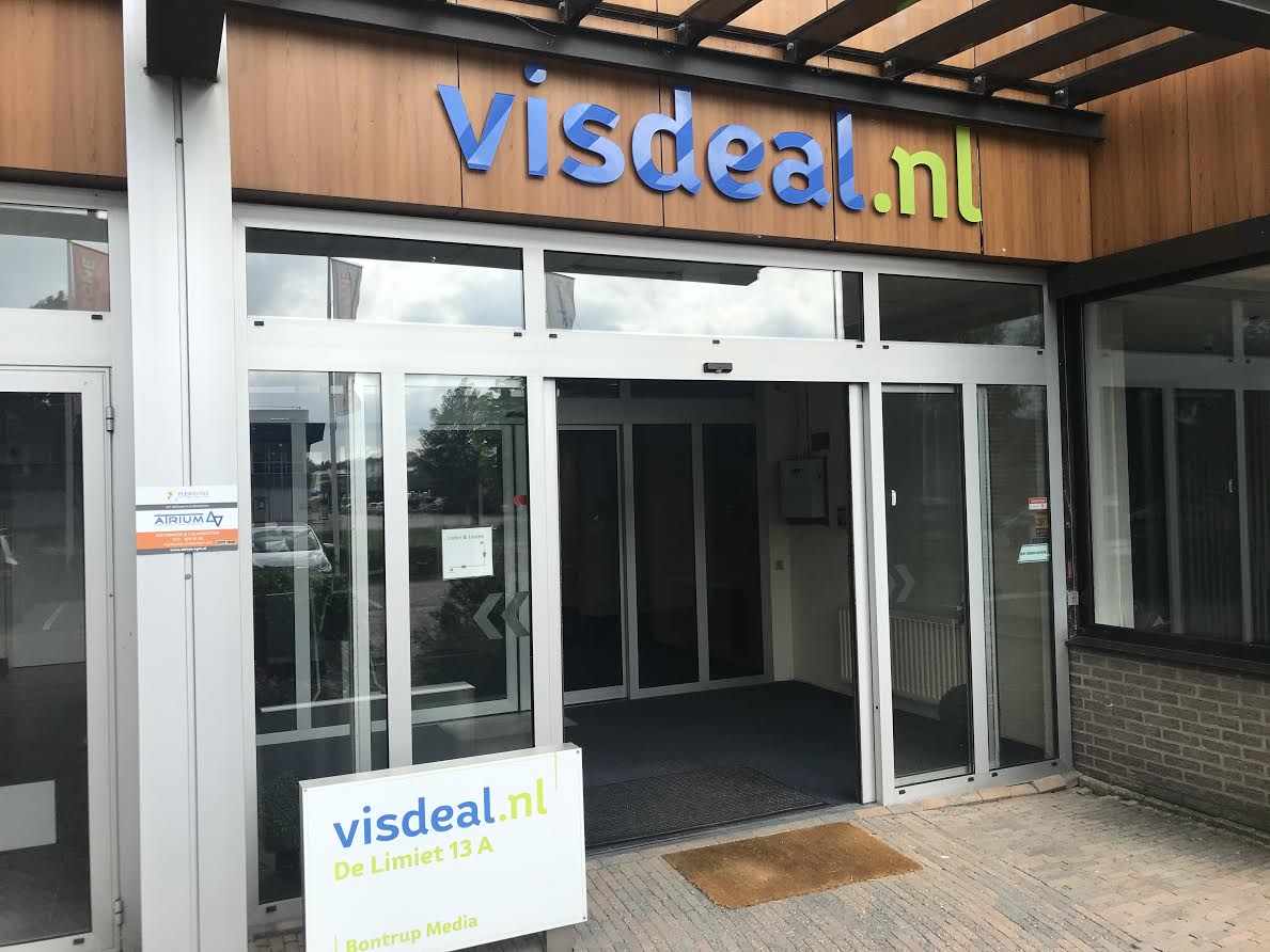 Visdeal op zoek naar online marketeer