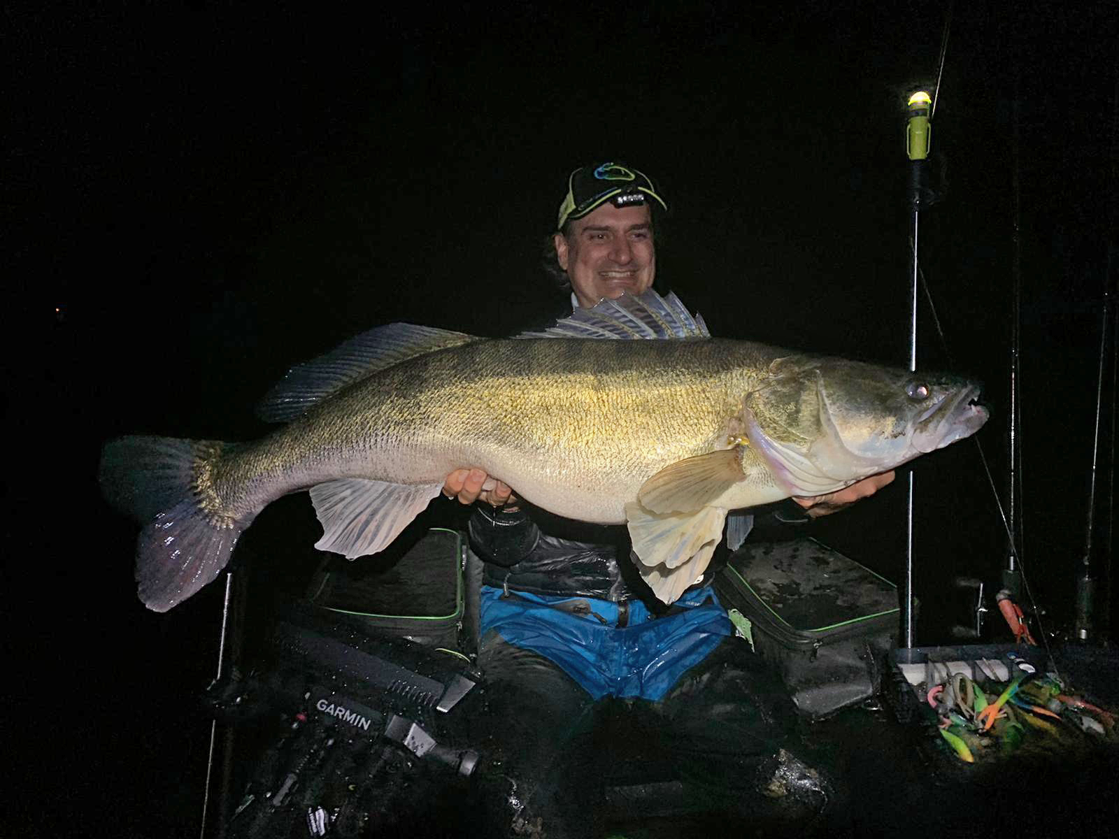 Gigantische snoekbaars van 104,8 cm – Interview met de Willy Wortel onder de bellyboaters