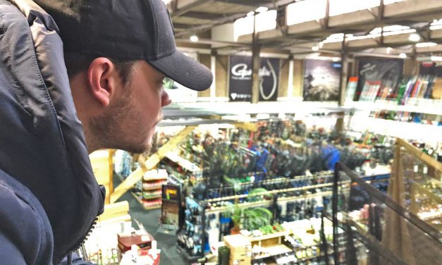 Dé roofvis speciaal zaak – Wout bezorgt aan de deur