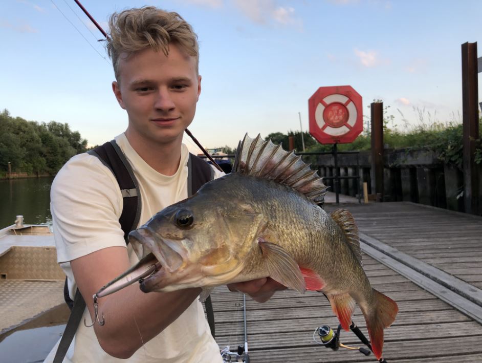 De ondieptes op de rivier bevissen met twitchbaits – Robert Mastbergen