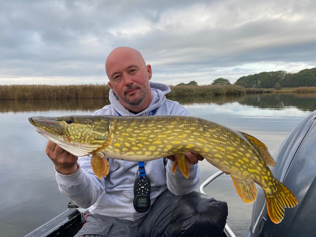 Op zoek naar de mega snoeken & no wind, no pike?