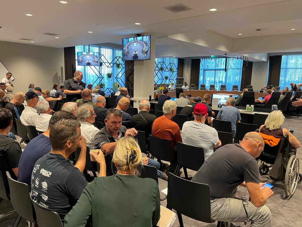 Gaat er een verbod op sportvissen in Amsterdam komen?