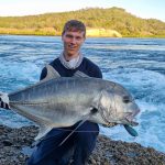 Deze bazen gaan op Giant Trevally (GT) vanaf de kant