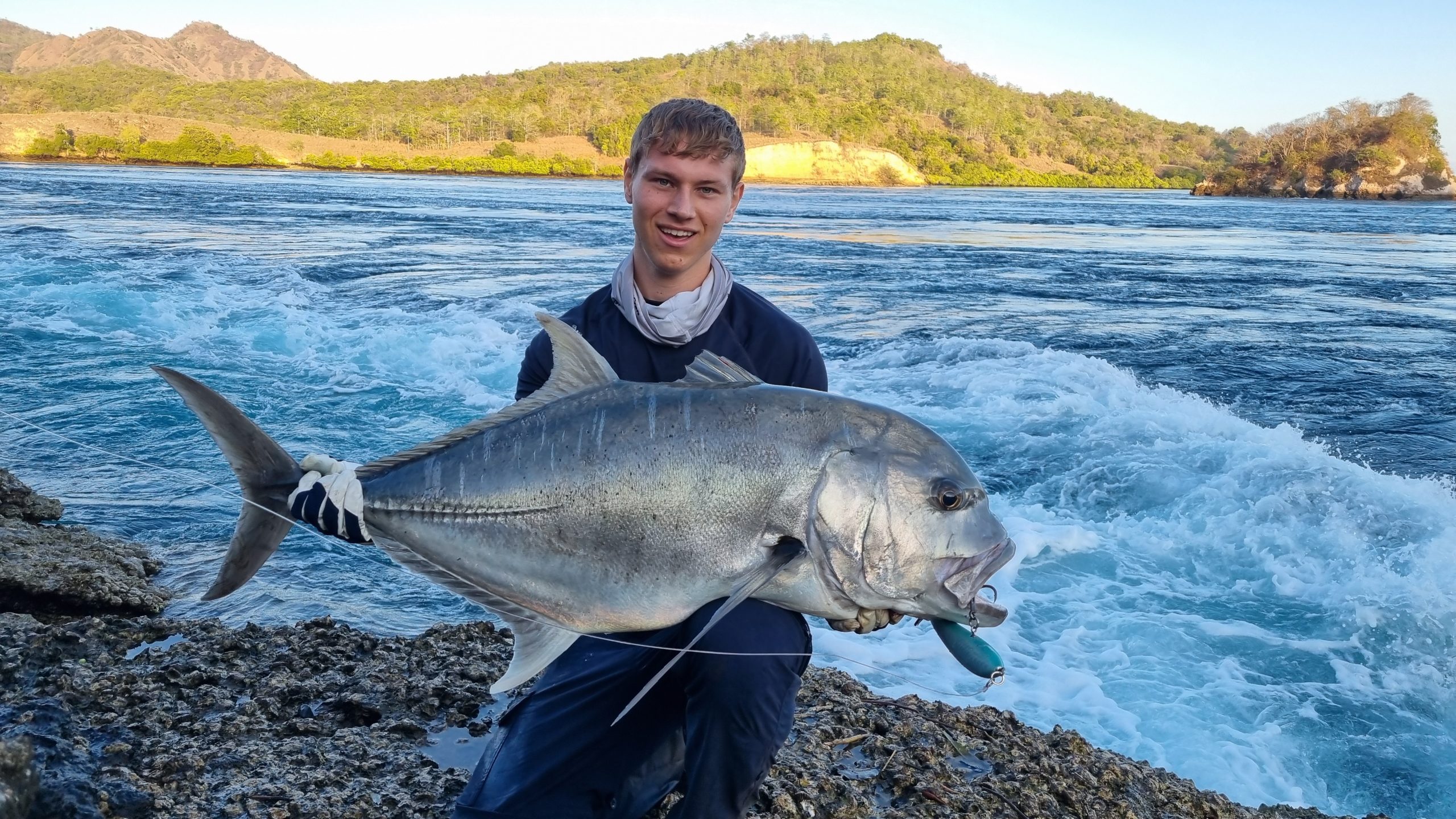 Deze bazen gaan op Giant Trevally (GT) vanaf de kant